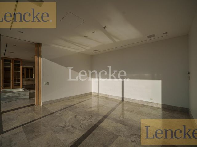 place photo 100