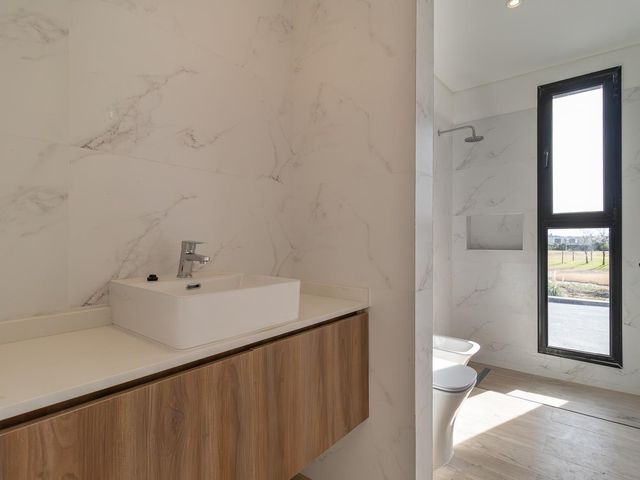 place photo 48