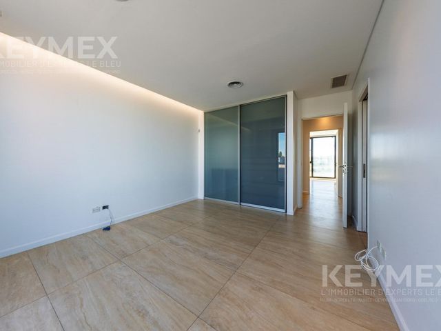 place photo 63