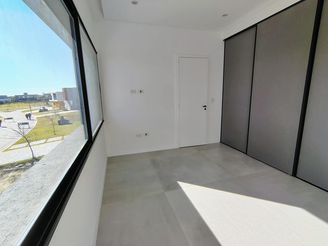 place photo 52