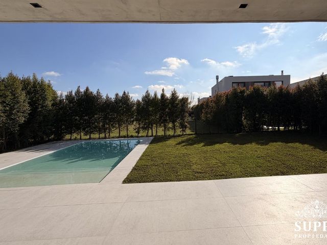 place photo 48