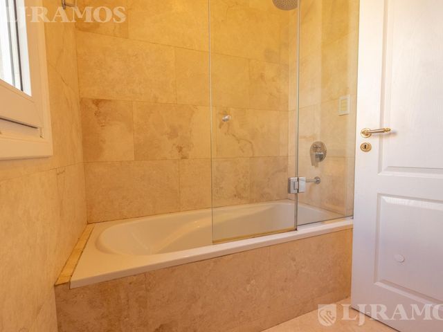 place photo 66