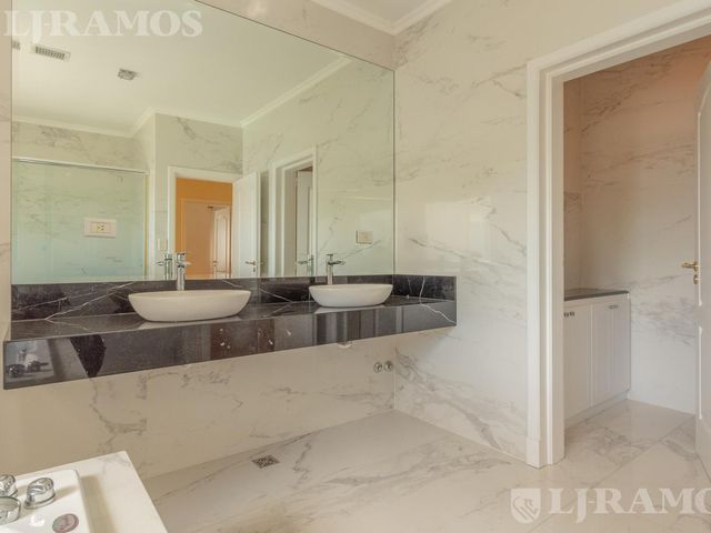 place photo 60