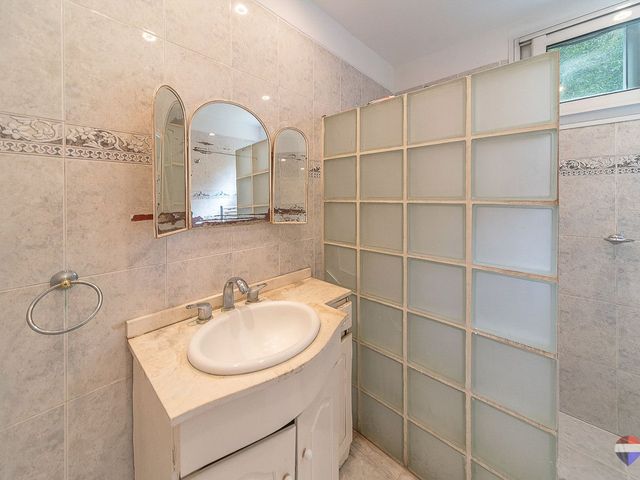 place photo 98