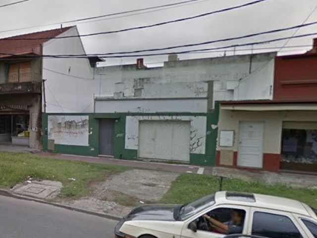 CASA S/LOTE PROPIO 3 AMB SOBRE AVENIDA LANUS E