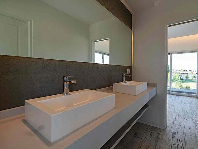 place photo 50