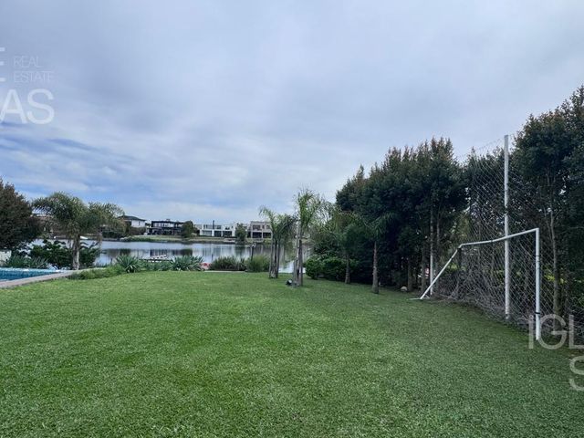 place photo 66