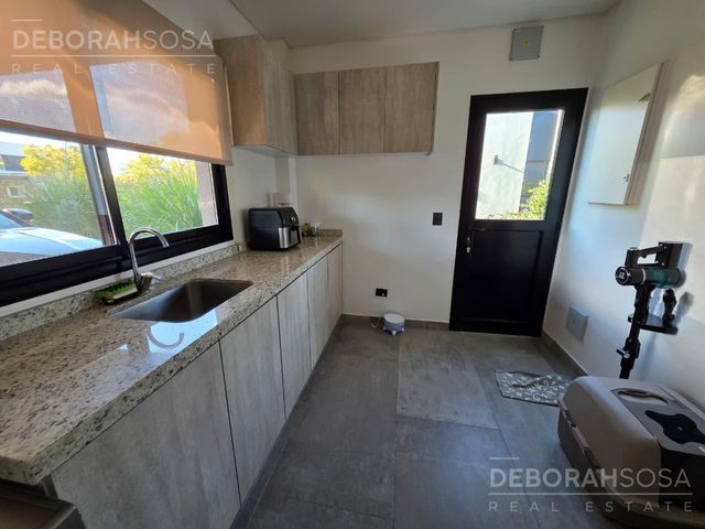 place photo 52