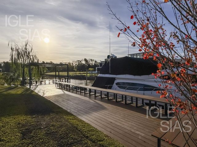 place photo 82
