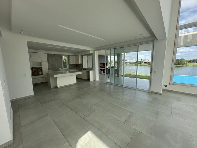 place photo 53