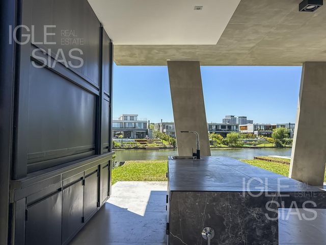 place photo 61