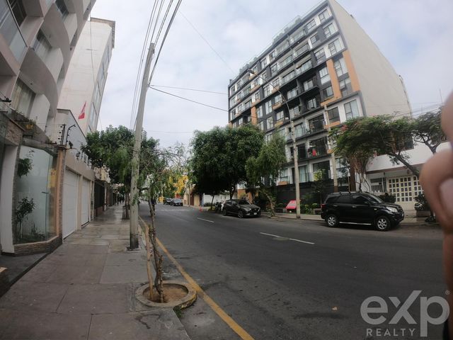 VENTA DE DEPARTAMENTO DE ESTRENO CON TERRAZA Y COCHERA EN MIRAFLORES epartamento en Miraflores