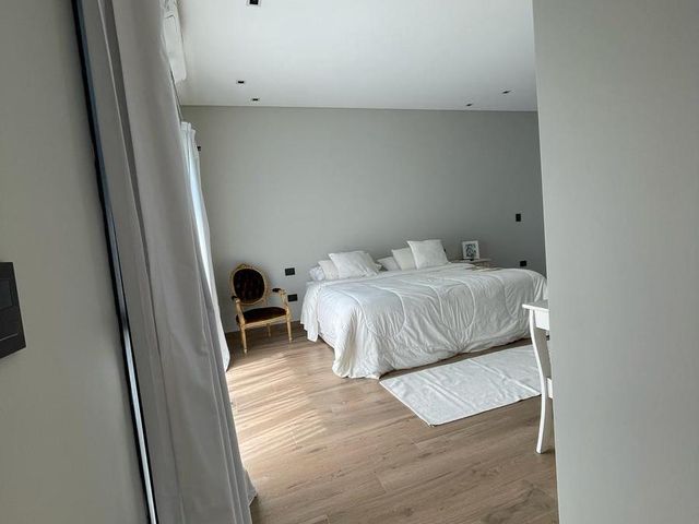 place photo 100