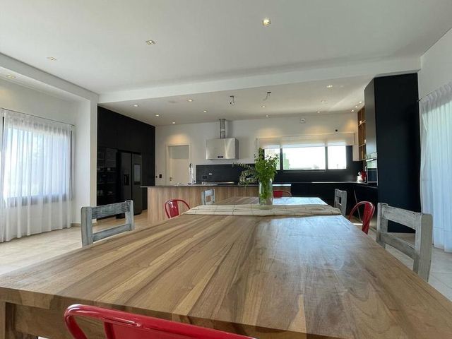 place photo 66