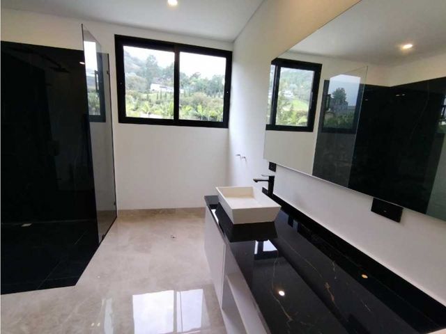 place photo 68