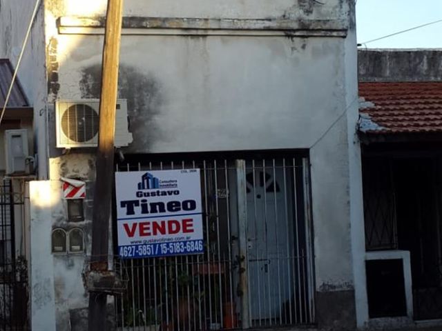 INTERESANTE CASA TRIPLEX EN VILLA LUZURIAGA