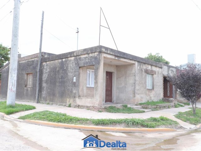 Casa para refacción de 3 dormitorios en Villa María, barrio Los Olmos