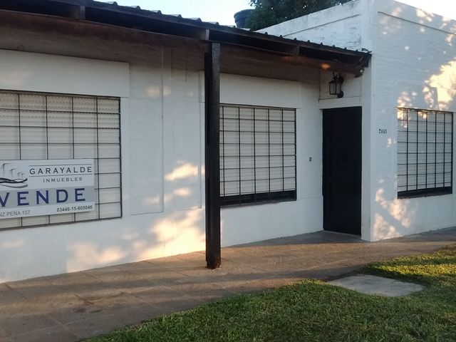 SE VENDE CASA URQUIZA AL 2600