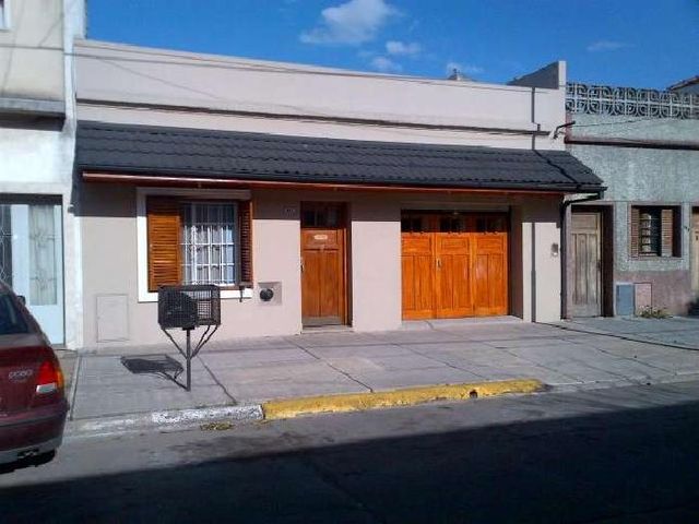 CASA 3 AMB + ESCRITORIO, PILETA Y TERRAZA. EN EXCELENTE ESTADO!!!!!