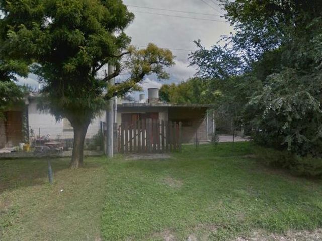 Casa a reciclar de 2 dormitorios en Banda Norte
