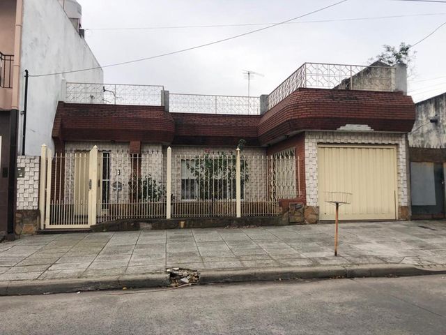 Casa 4 ambientes zona san justo