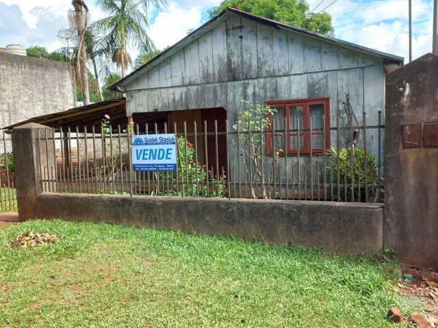 GUIDEK STASIUK PROPIEDADES VENDE CASA CON EXCELENTE UBICACION