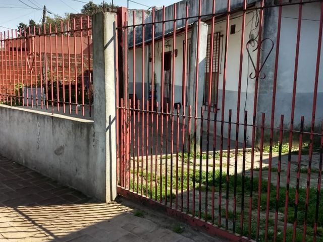 Varela Monte Cudine Casa con Local Fondo de Comercio y PH