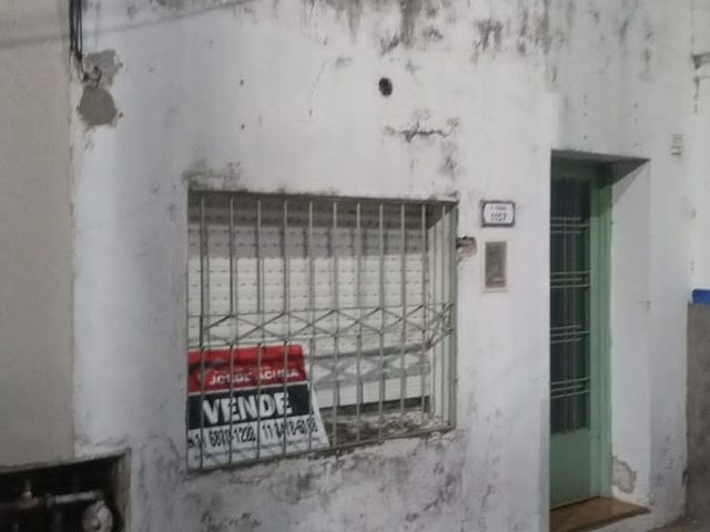 EXCELENTE PH CENTRICO EN GARIN DE DOS AMBIENTES CON PATIO AL FONDO