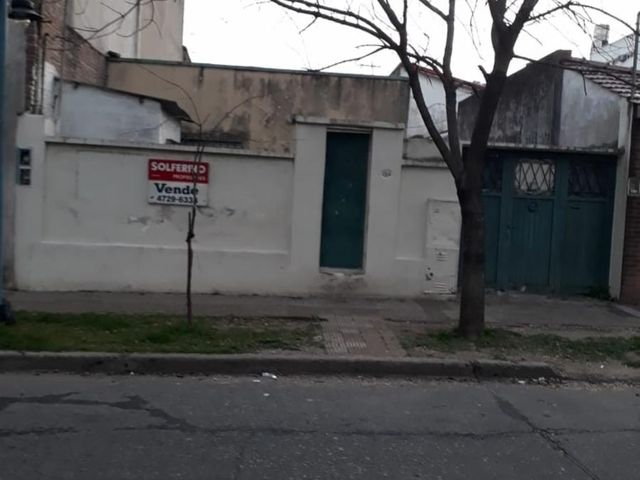 CASA A RECICLAR SOBRE LOTE 300 M2 ZONA INDUSTRIAL