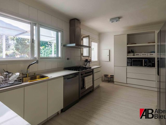 place photo 48