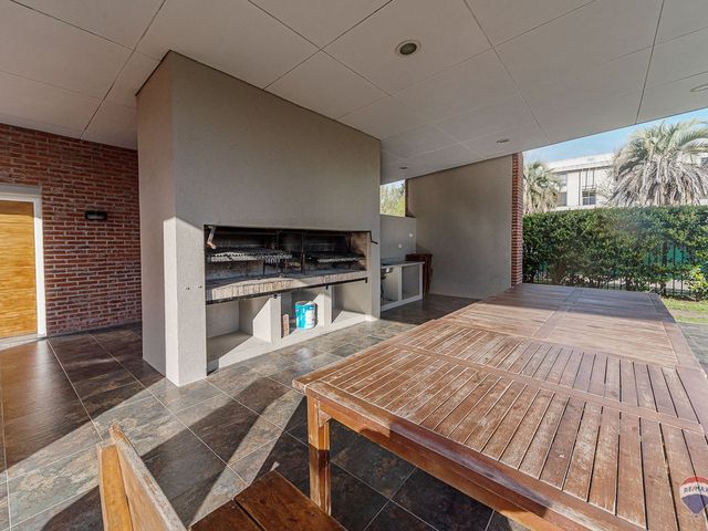 place photo 70