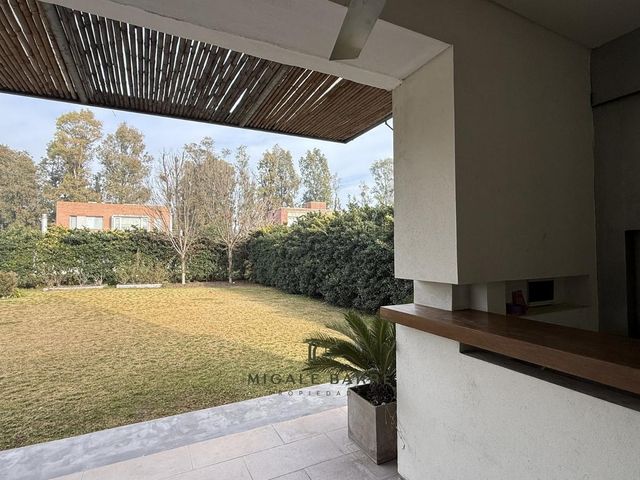 place photo 67