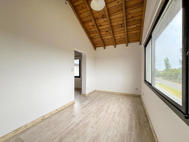 place photo 52