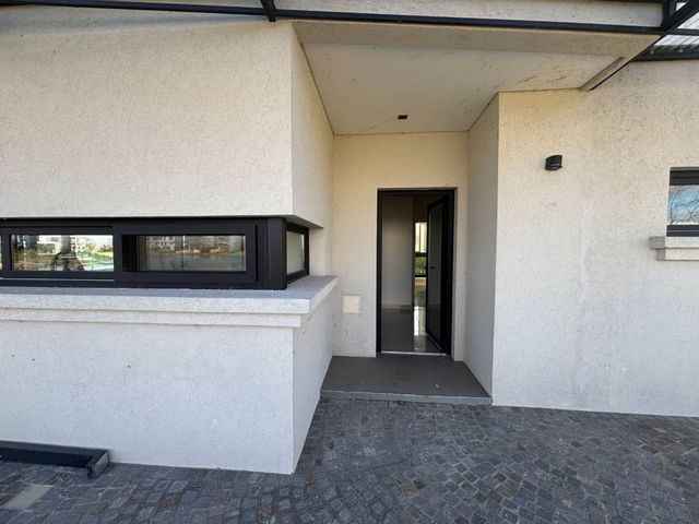 place photo 52