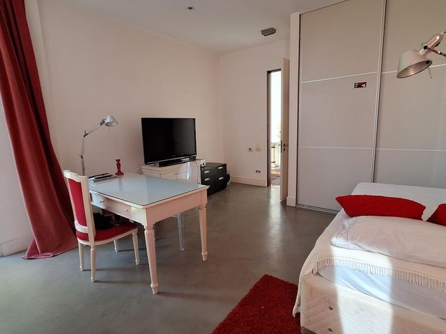 place photo 52
