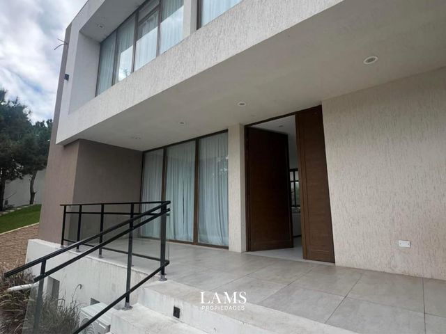 place photo 70