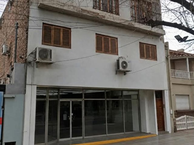 Departamento segundo piso excelente ubicacion