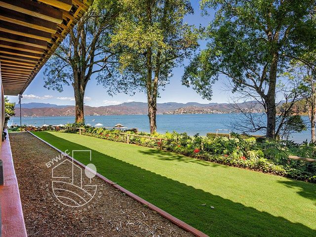 place photo 34