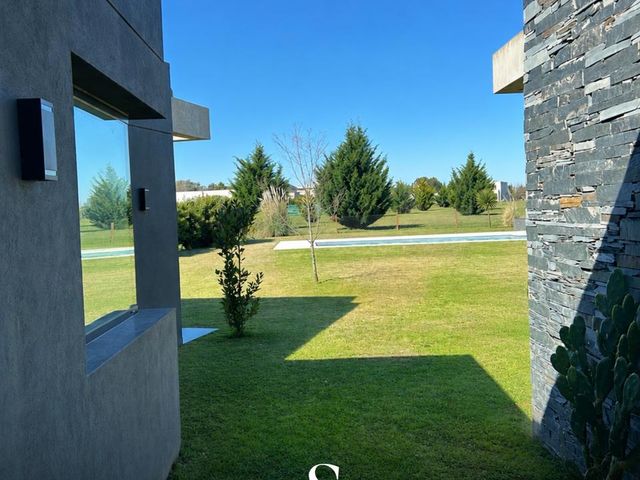 place photo 48