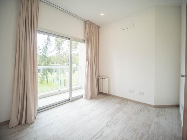 place photo 68