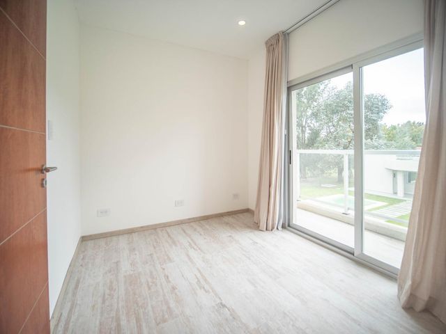 place photo 69