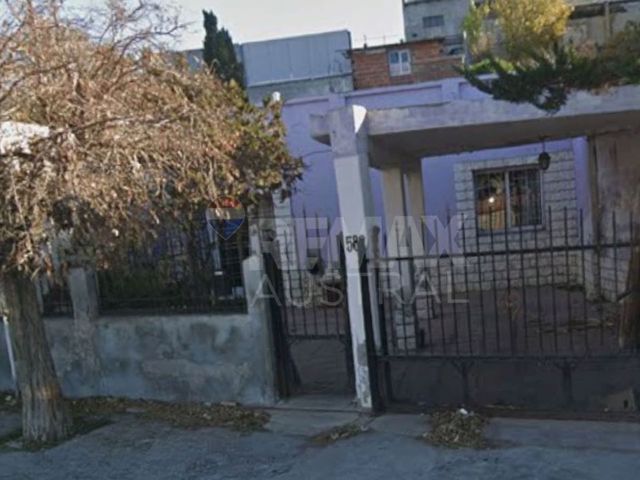 CASA DOS DORMITORIOS Y DOS MONOAMBIENTES