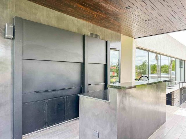 place photo 66