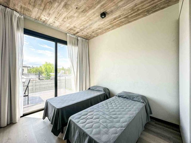 place photo 54