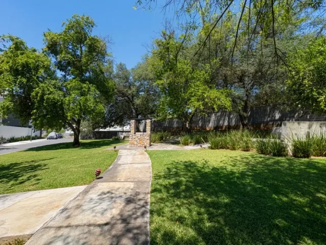 place photo 23