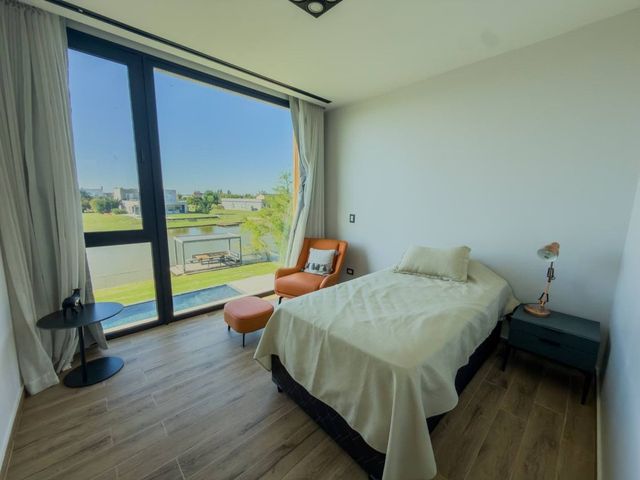 place photo 61