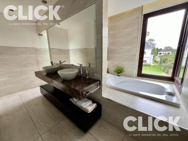 place photo 74
