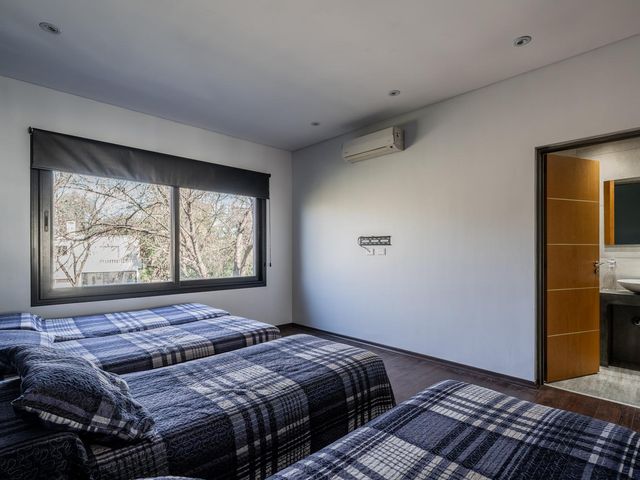 place photo 48