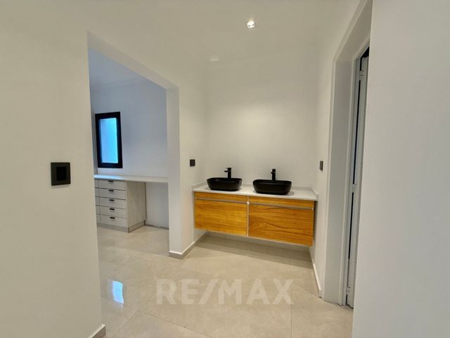 place photo 52