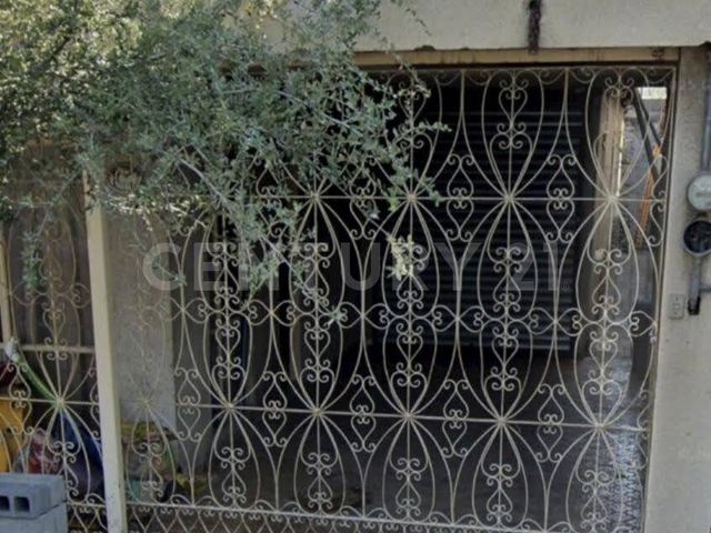 CASA EN VENTA EN COL. VALLE DEL NOGALAR EN SAN NICOLAS DE LOS GARZA